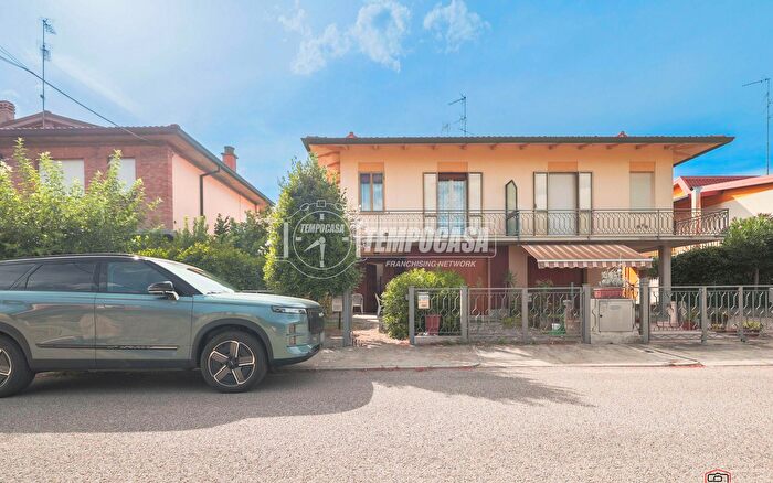 Casa con 5 locali in vendita in Lugo