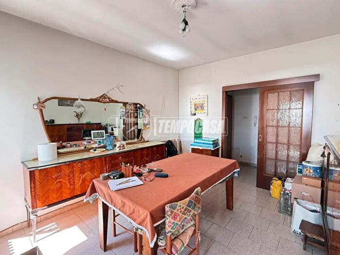 Appartamento trilocale in vendita in Via Tagliamento, Rozzano
