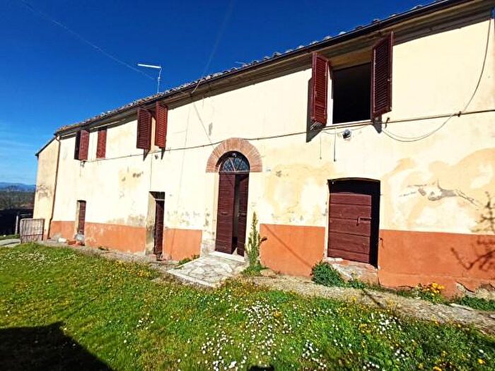 Casa con 6 locali in vendita in Via Colgiordano Vecchio, Panicale
