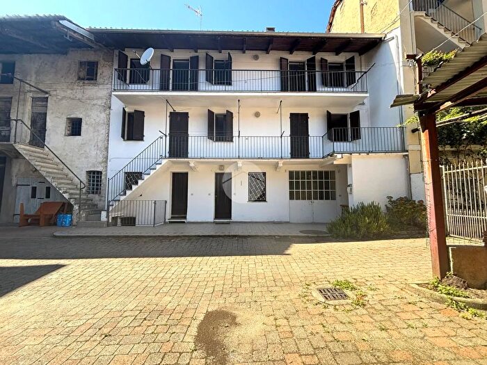 Casa con 5 locali in vendita in Via Parrocchia, Burolo