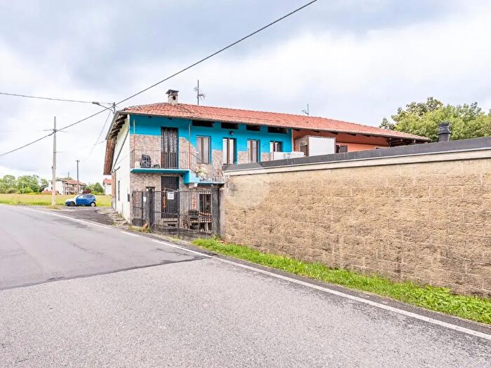 Casa quadrilocale in vendita in Strada Villapet, Villanova Canavese