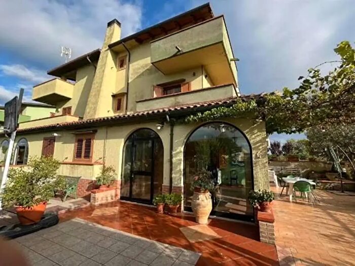Casa con 6 locali in vendita in Pietrelcina