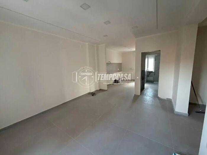 Appartamento trilocale in vendita in Via dei Fiori, Marigliano