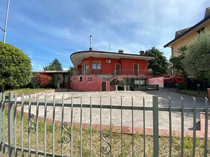 Case in Vendita e in Affitto - 3