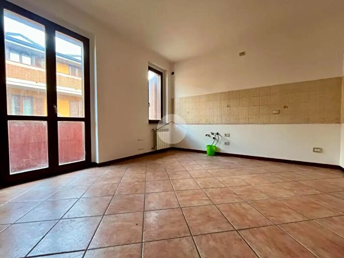 Appartamento trilocale in vendita in Via Casella, Cremona