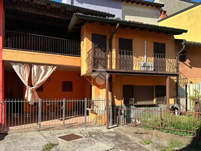 Casa trilocale in vendita in Vicolo Dosso Mattina, Vaiano Cremasco