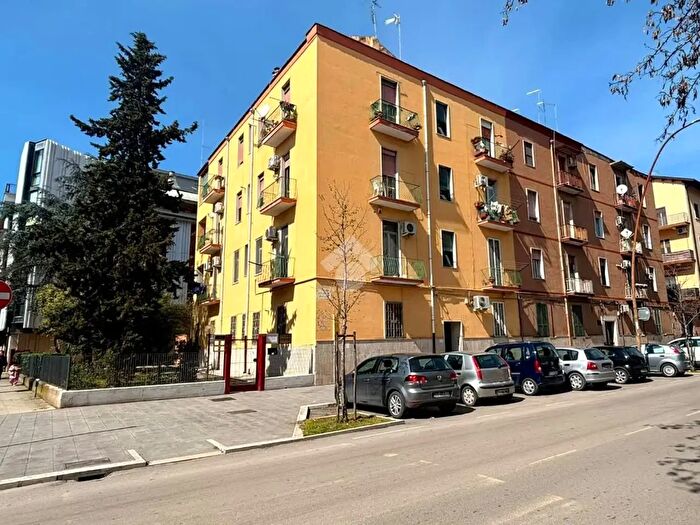 Appartamento con 5 locali in vendita in Viale Giuseppe Mazzini, Foggia