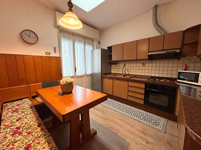 Appartamento trilocale in affitto in Via Alfredo Piatti, Centro, Ponte San Pietro