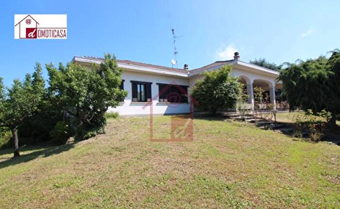 Casa con 6 locali in vendita in Via Grivola, Vercelli