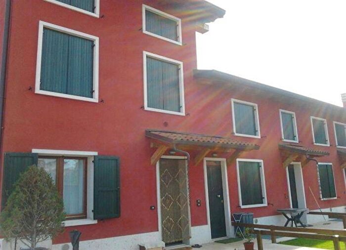 Appartamento trilocale in affitto in Via Vigasio, Cà di David, Verona