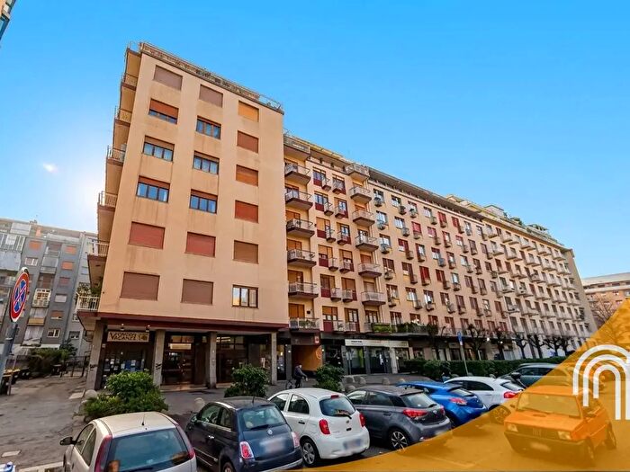 Appartamento trilocale in vendita in Via Rodolfo Renier, Torino