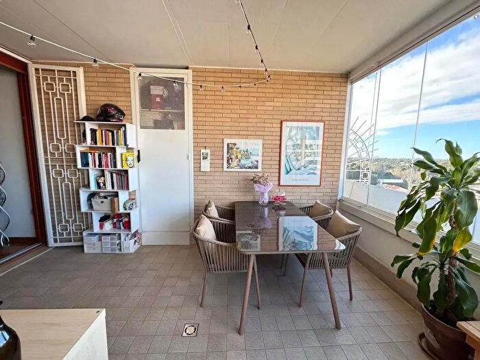 Appartamento bilocale in vendita in Via Riva Ligure, Roma