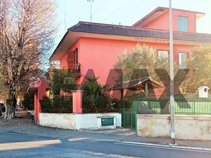 Appartamento trilocale in affitto in Roma