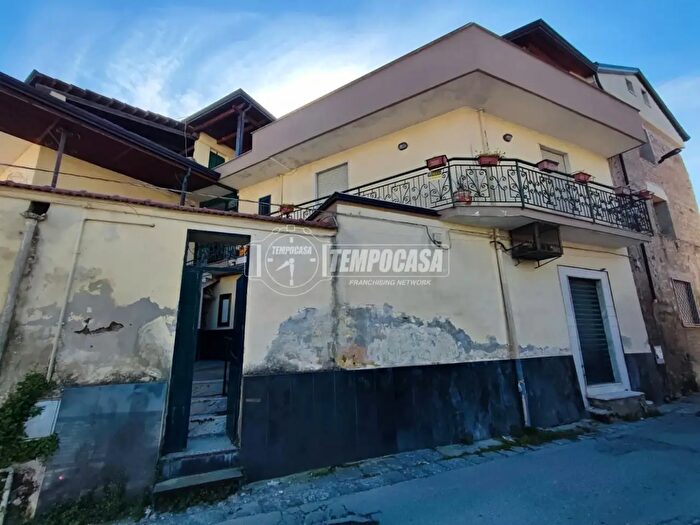 Appartamento quadrilocale in vendita in Via Onorato Pietrantonio, Aversa