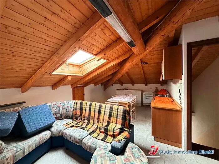 Appartamento trilocale in vendita in Via Bernina, Borno