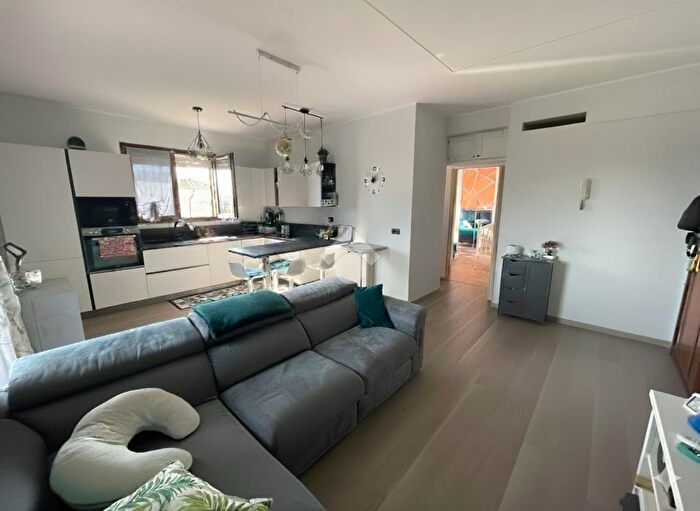 Appartamento bilocale in vendita in Via Francesco Gioli, Roma