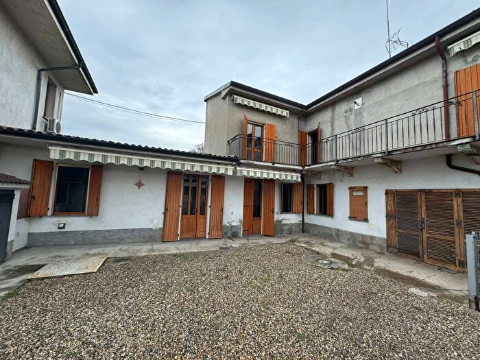 Casa quadrilocale in vendita in Via Stazione Valle Lomellina, Valle Lomellina