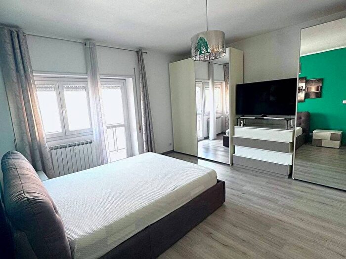 Appartamento trilocale in affitto in Via Oderisi da Gubbio, Marconi, Roma