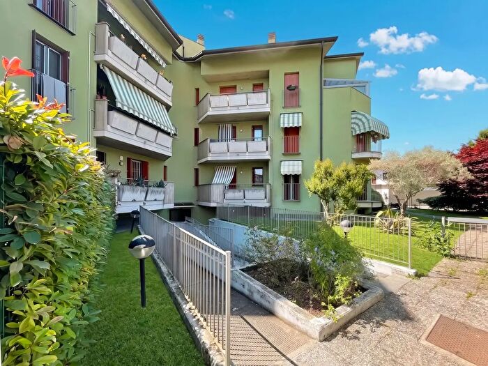 Appartamento bilocale in vendita in Via Quattro Marie, Bellinzago Lombardo