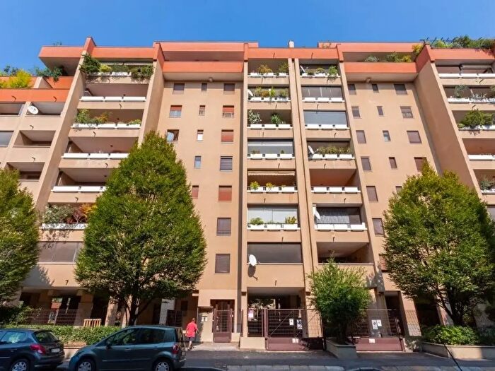 Appartamento trilocale in vendita in Via Fraschini, Milano