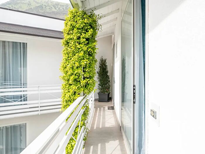 Appartamento con 16 locali in vendita in Via Feli, Palermo