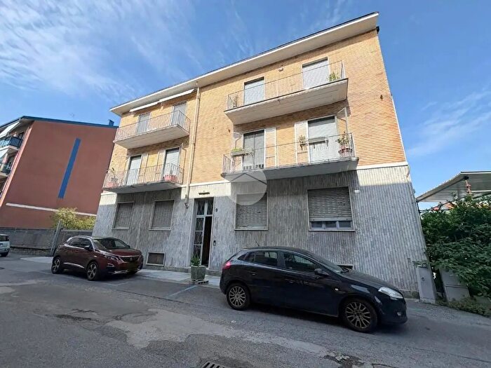 Appartamento trilocale in vendita in Via Foligno, Torino