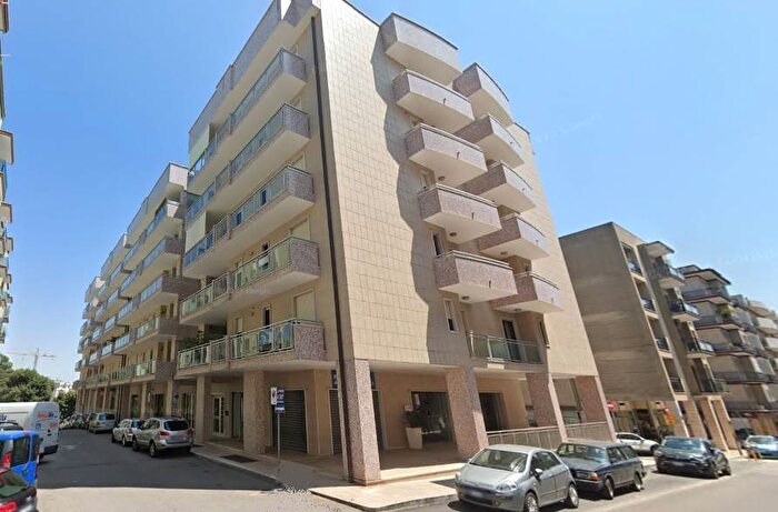 Appartamento trilocale in affitto in Via Taranto, Martina Franca