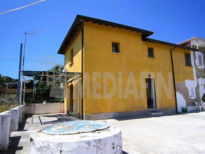 Appartamento con 6 locali in vendita in Viale San Giacomo, Calopezzati