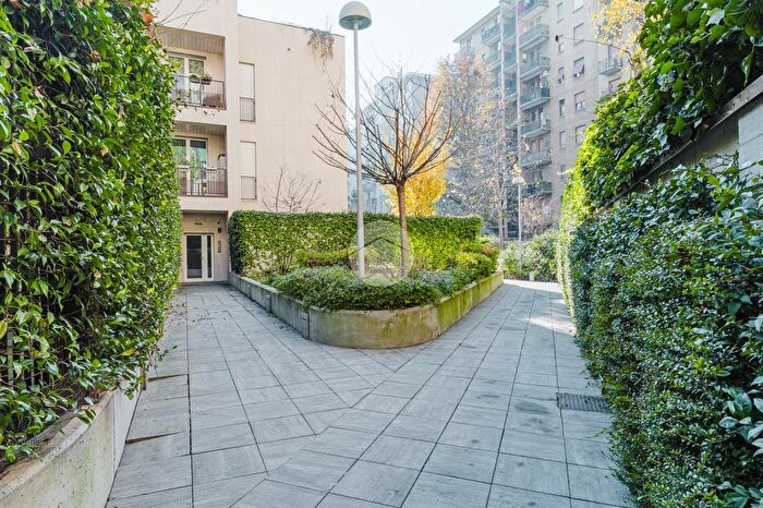 Appartamento trilocale in vendita in Piazzale Siena, Milano