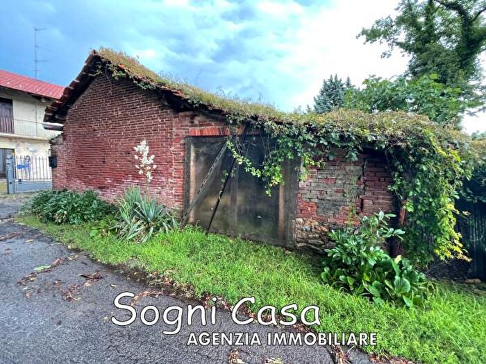 Casa quadrilocale in vendita in Località Vella, Fontaneto DAgogna