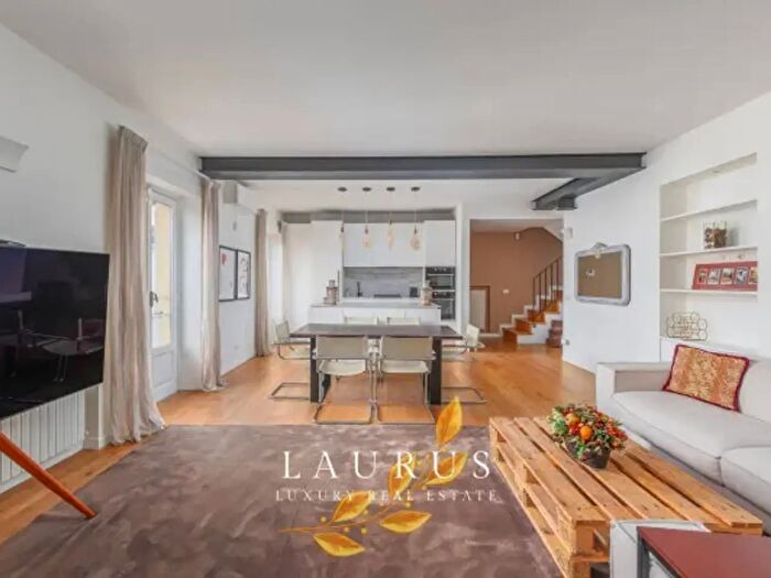 Appartamento quadrilocale in vendita in Via Giuseppe Francesco Piermarini, Milano