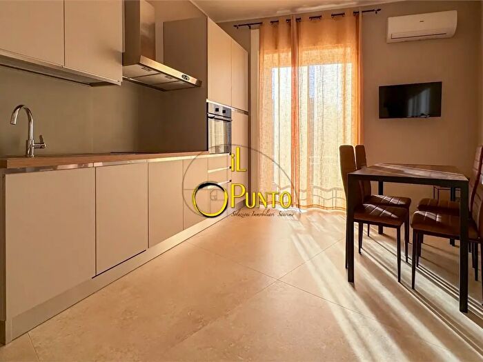 Appartamento trilocale in vendita in Via Manzoni, Sanremo