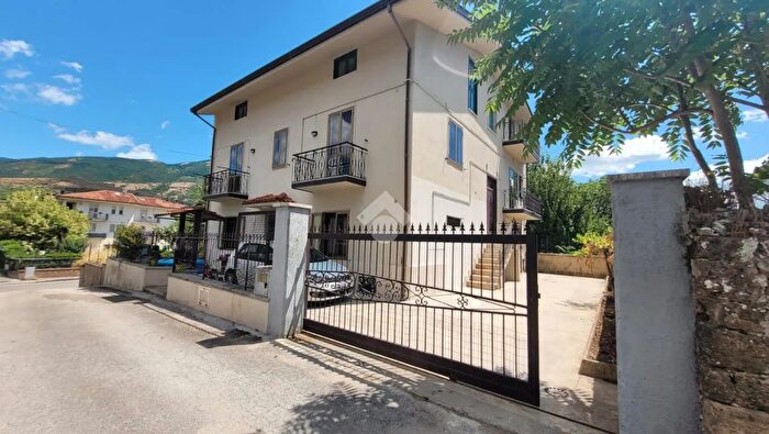Casa trilocale in vendita in Via Prato, Moiano