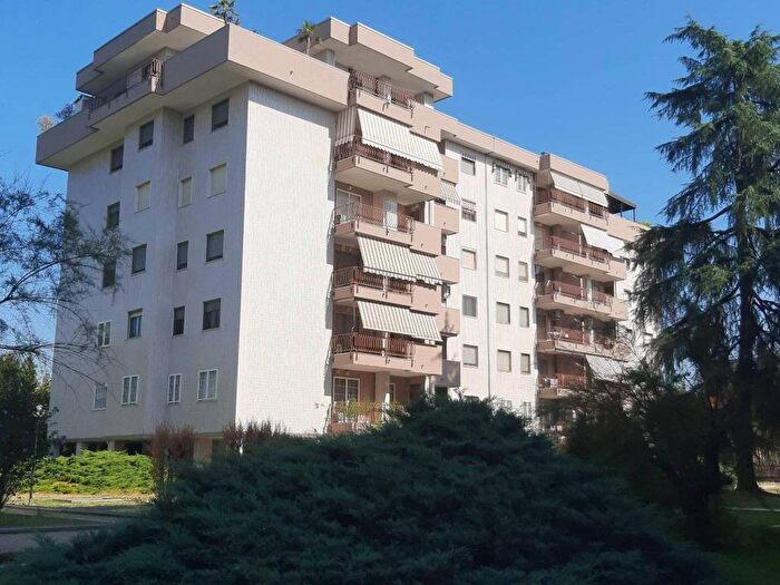 Appartamento trilocale in vendita in Viale Liberazione, Corsico
