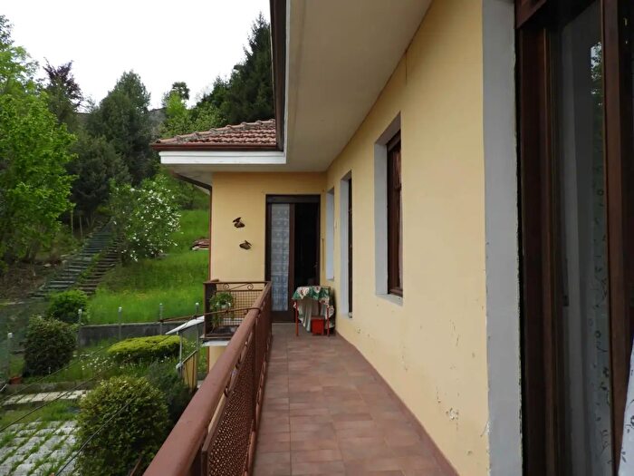 Casa con 13 locali in vendita in Via Loreto, Lanzo Torinese