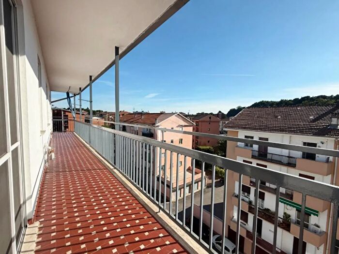 Appartamento trilocale in vendita in Via Giuseppe Verdi, Ivrea