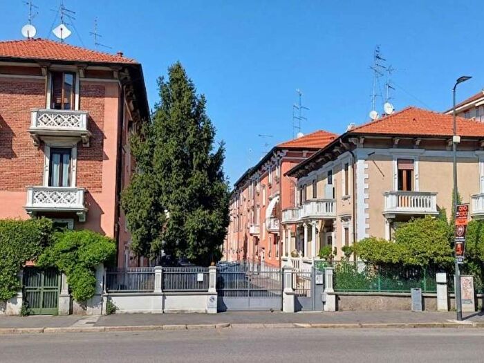 Appartamento bilocale in affitto in via Lorenzo Pignotti, Piazzale Siena, Milano