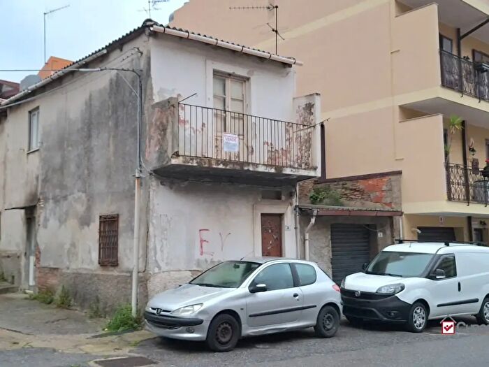 Appartamento con 5 locali in vendita in Via Comunale Camaro, Messina