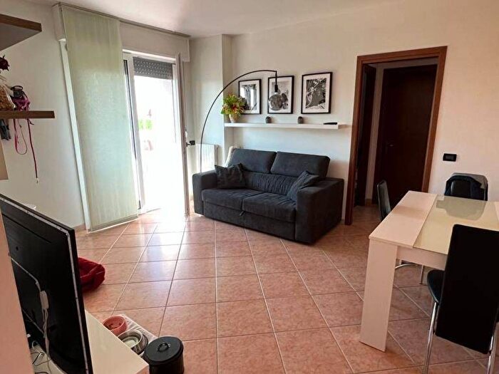 Appartamento trilocale in affitto in Via Copparo, Pontegradella, Ferrara