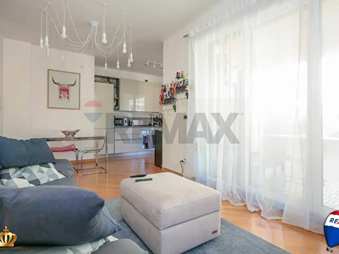 Appartamento con 6 locali in vendita in Via Cibrario, Genova