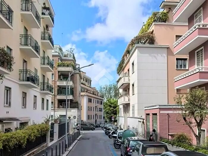 Appartamento quadrilocale in affitto in Via Ruggero Fauro, Roma