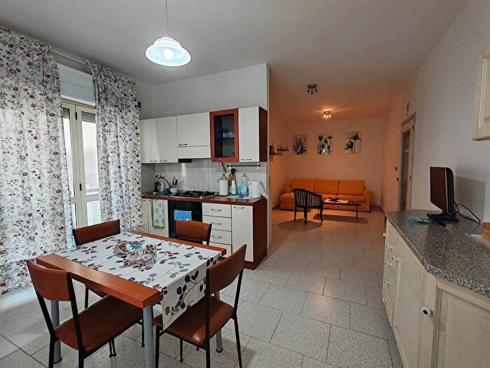 Appartamento quadrilocale in vendita in Arielli, Arielli