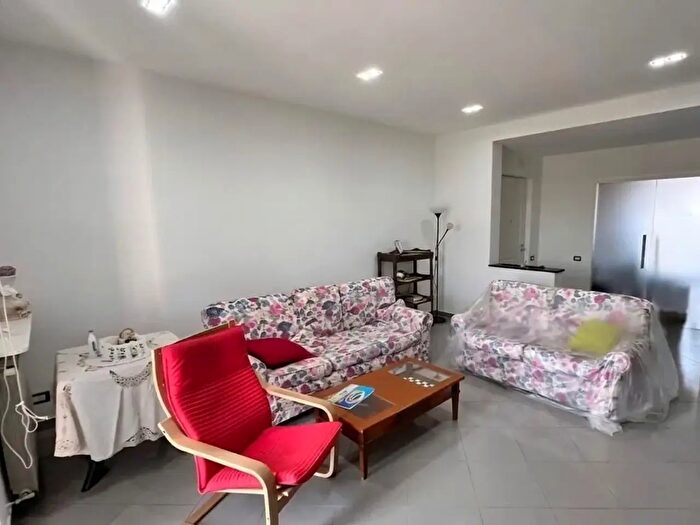 Appartamento quadrilocale in vendita in Via Giulio Cesare, Melito Di Napoli