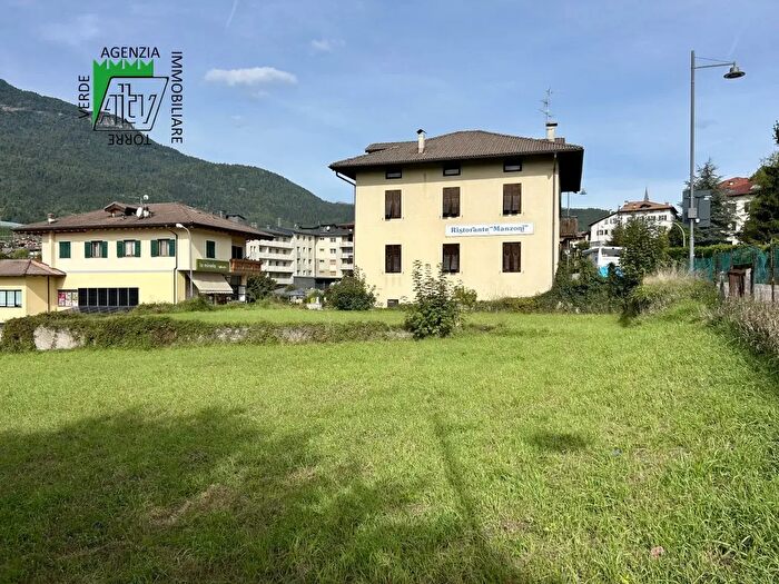 Casa con 5 locali in vendita in Cles