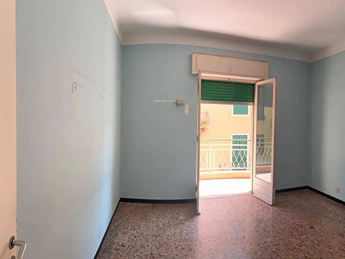 Appartamento trilocale in vendita in Via Mazzini, Ventimiglia