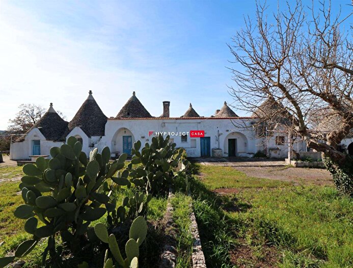 Casa con 15 locali in vendita in Ostuni