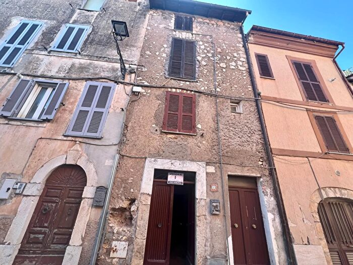 Appartamento bilocale in vendita in Corso Umberto, Acuto