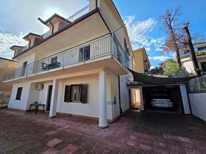 Appartamento con 5 locali in vendita in Via Riviera Azzurra, Diamante