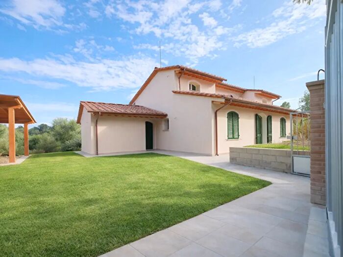 Casa con 5 locali in vendita in Montopoli In Val DArno