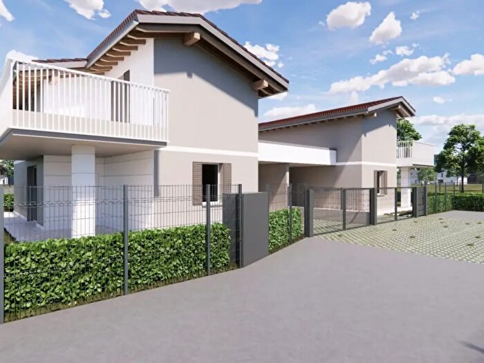 Casa quadrilocale in vendita in Bussolengo